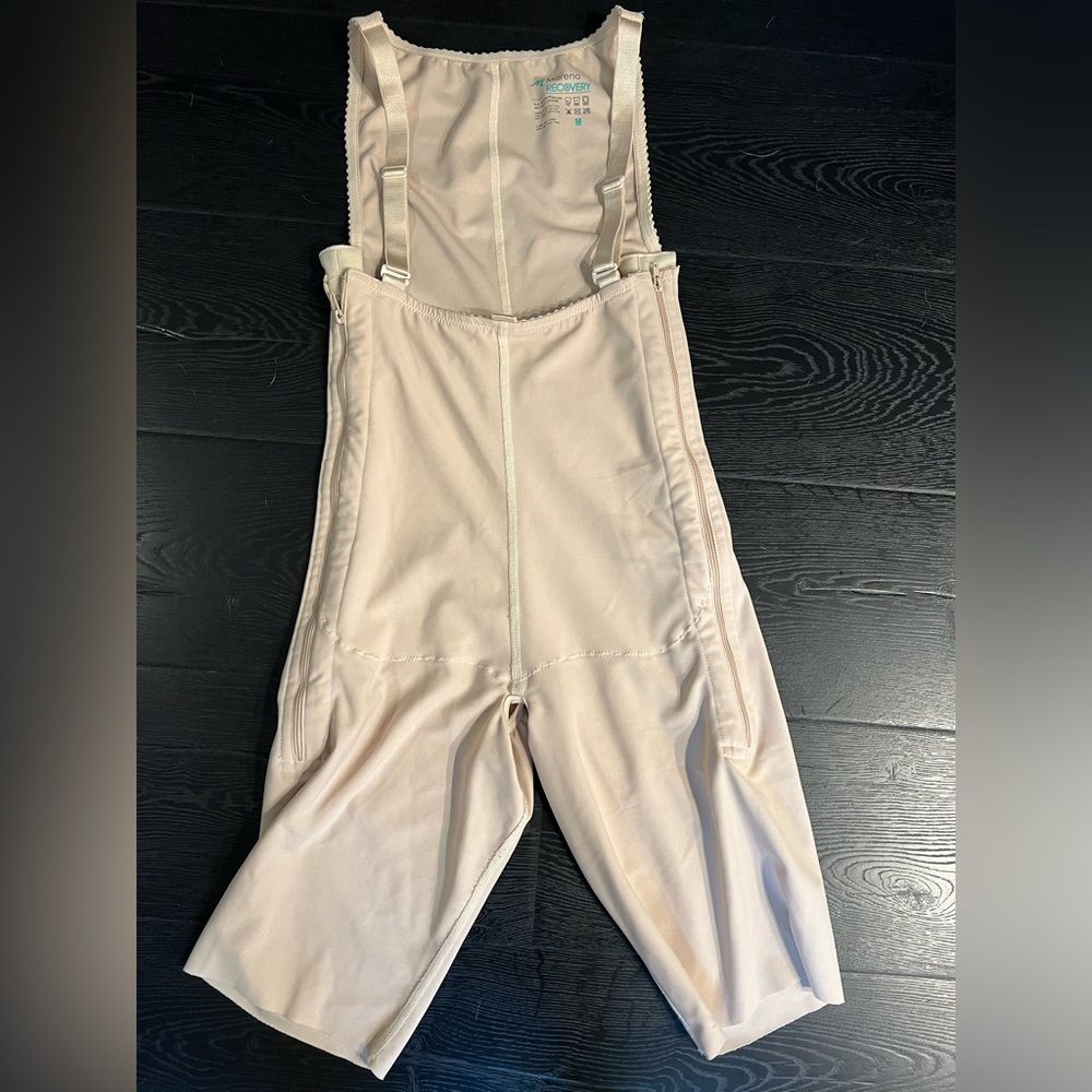 Marena stage 1 post surgical girdle with suspenders Medium